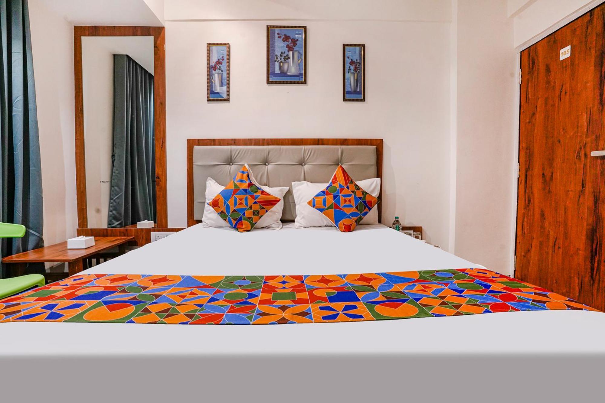 ホテル Fabexpress Utsav Residency - Nr Panvel Jāmb エクステリア 写真