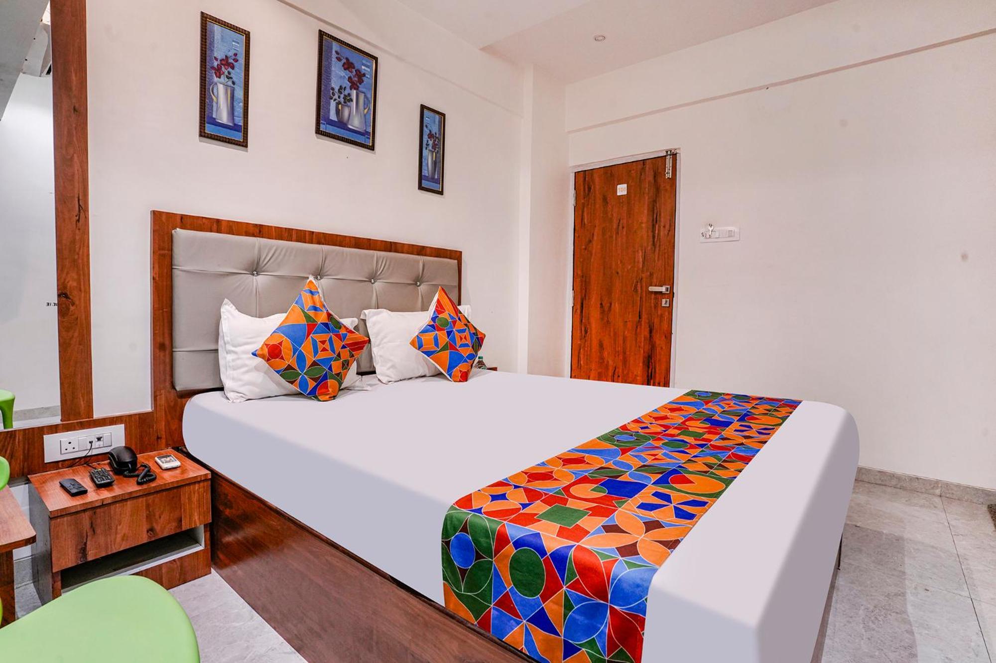 ホテル Fabexpress Utsav Residency - Nr Panvel Jāmb エクステリア 写真