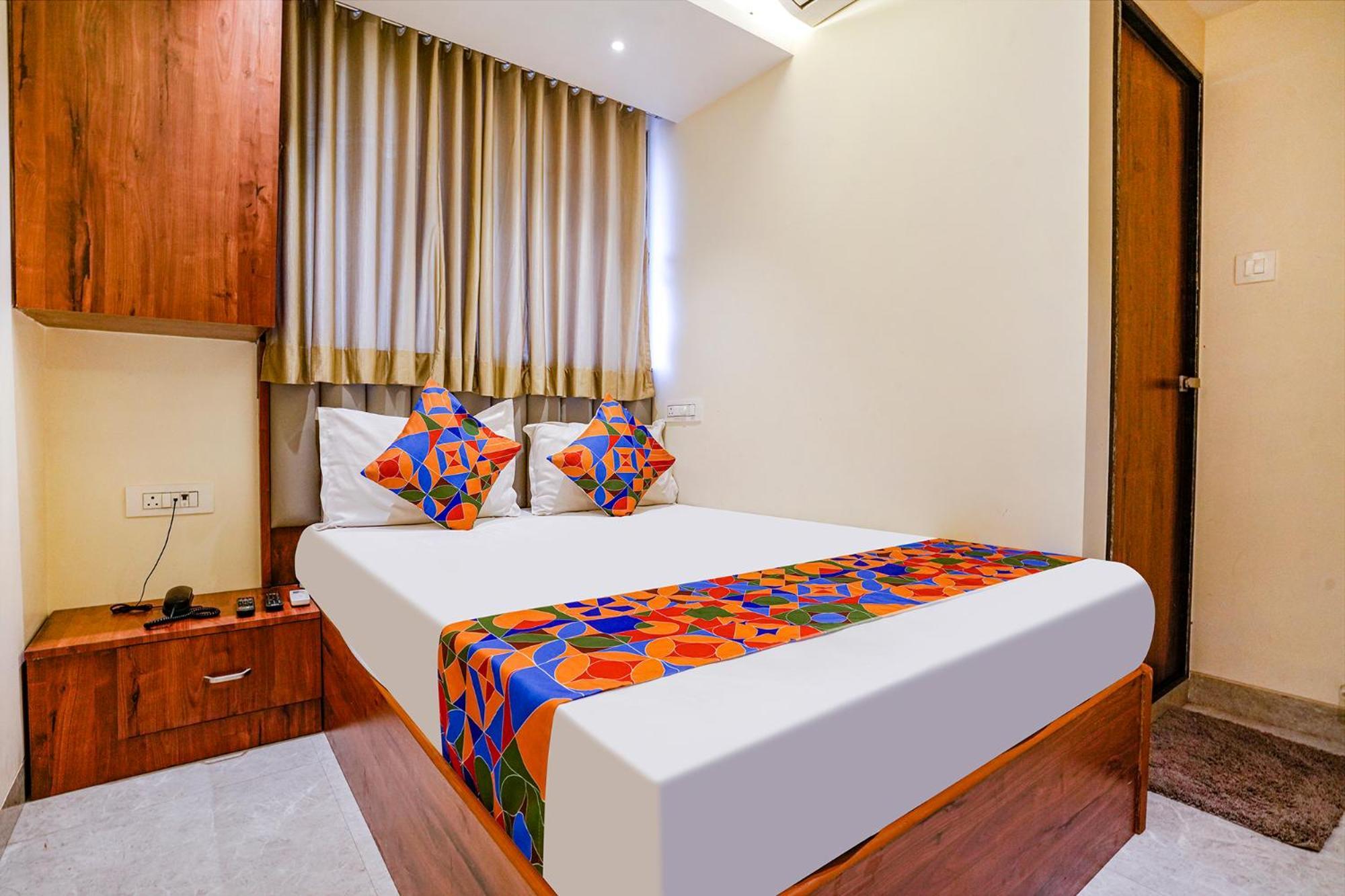 ホテル Fabexpress Utsav Residency - Nr Panvel Jāmb エクステリア 写真