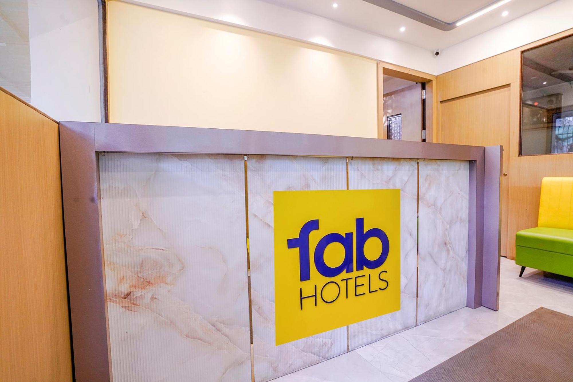 ホテル Fabexpress Utsav Residency - Nr Panvel Jāmb エクステリア 写真