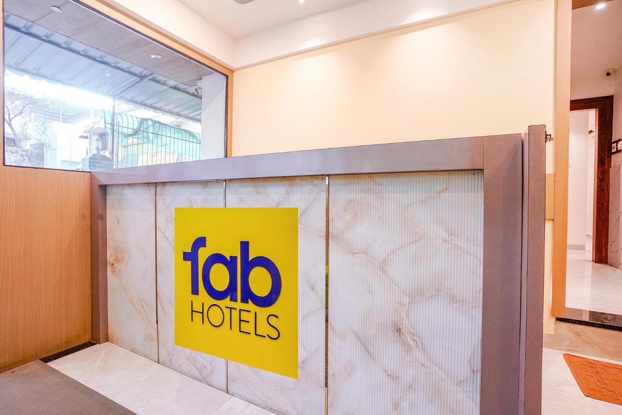 ホテル Fabexpress Utsav Residency - Nr Panvel Jāmb エクステリア 写真